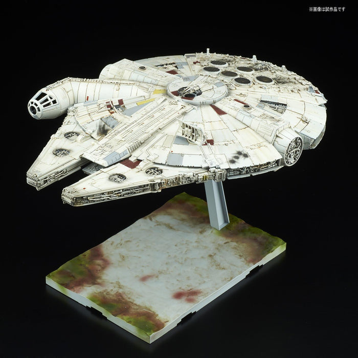 Bandai Spirits - Star Wars The Last Jedi - Millennium Falcon 1/144 Scale Plastic Model Kit (2392987)