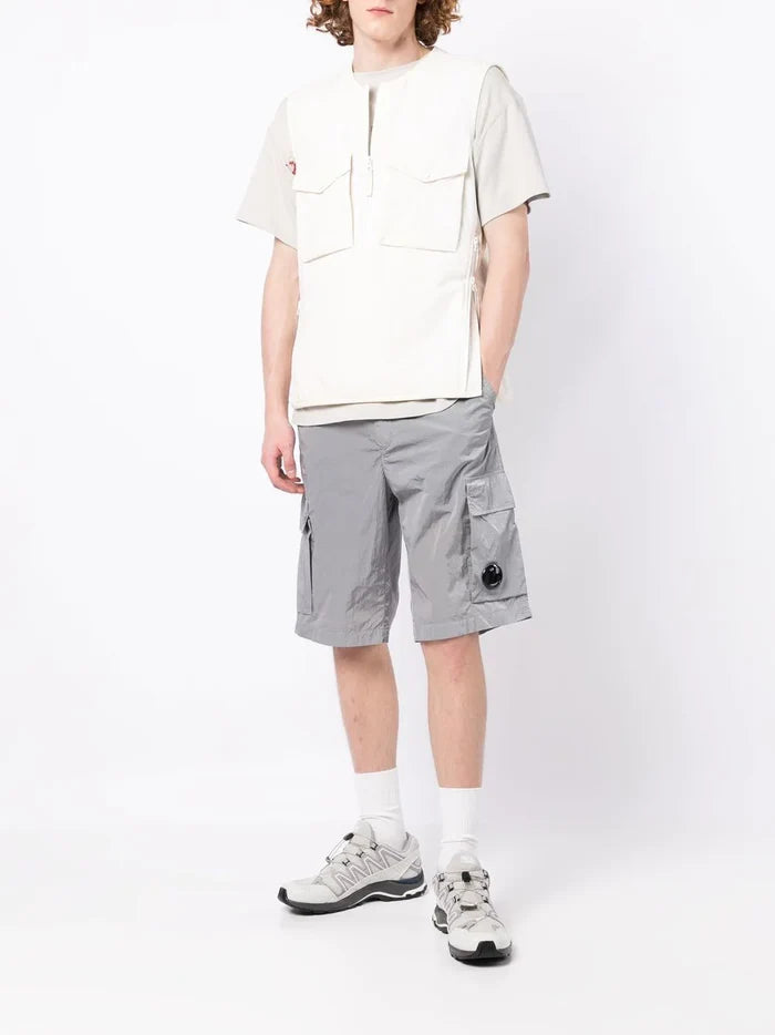 C.P. COMPANY Logo-plaque cargo shorts Grey - MAISONDEFASHION.COM