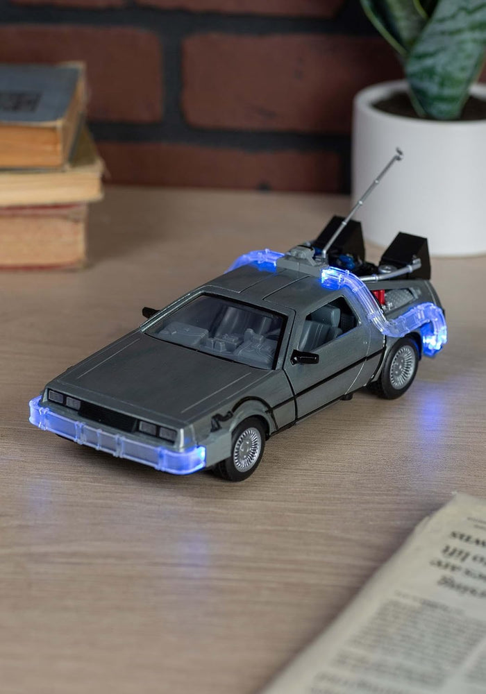 Hollywood Rides - Back to the Future: DeLorean Time Machine 1:24 Scale Die-Cast Vehicle w/Lights 32911 LOW STOCK