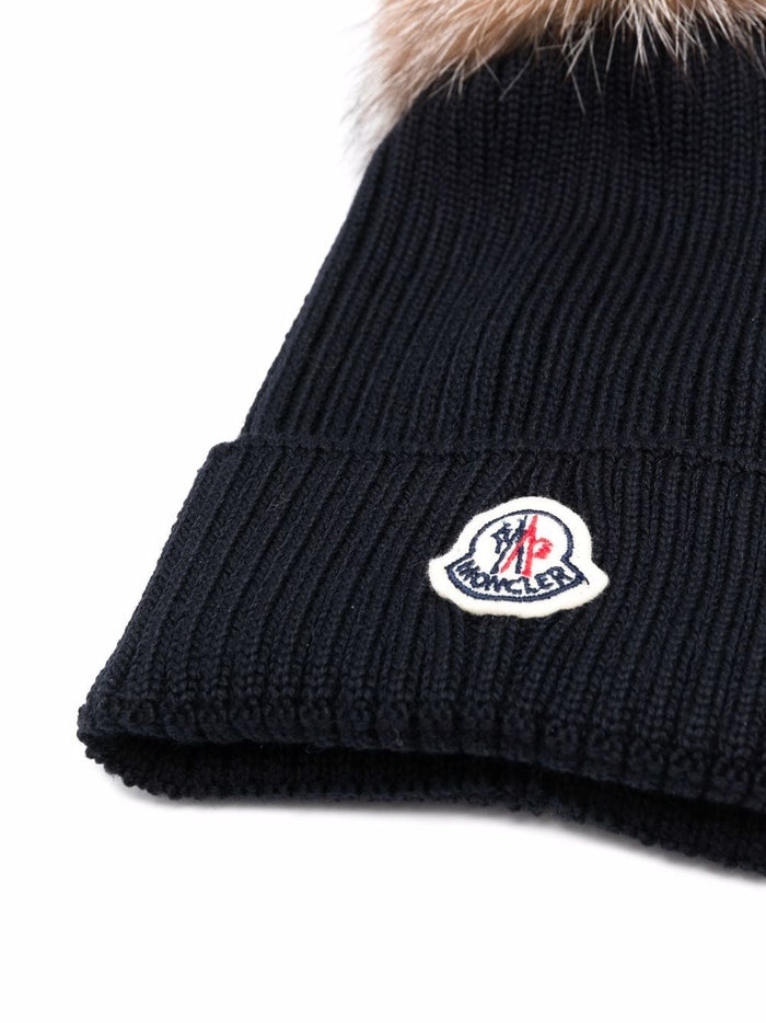 MONCLER KIDS Ribbed-knit pompom beanie Navy - MAISONDEFASHION.COM