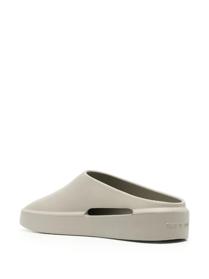 FEAR OF GOD The California Slip-On Mules Dusty Concrete - MAISONDEFASHION.COM