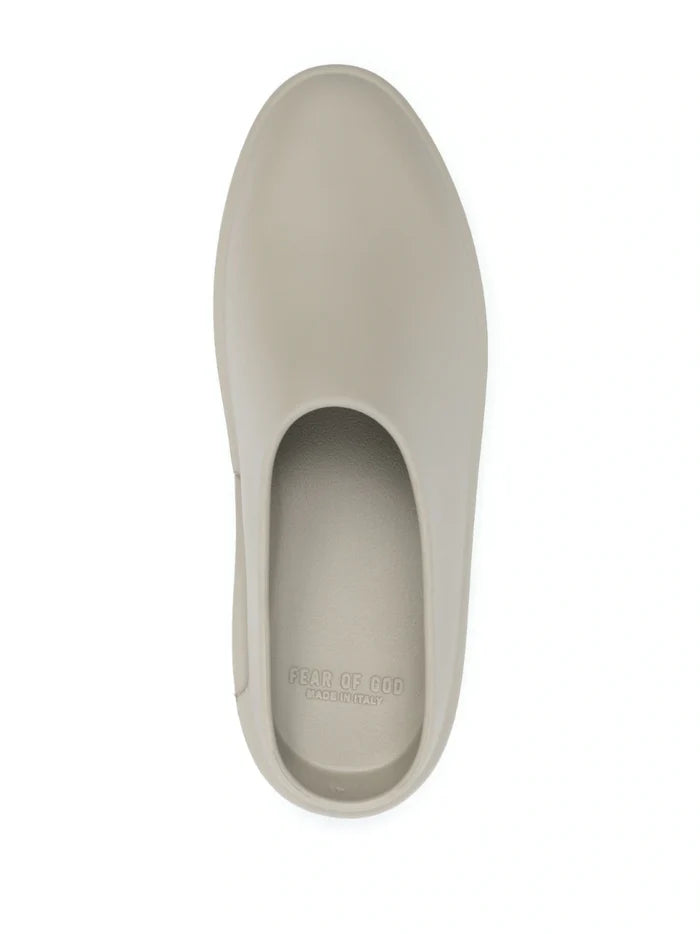 FEAR OF GOD The California Slip-On Mules Dusty Concrete - MAISONDEFASHION.COM