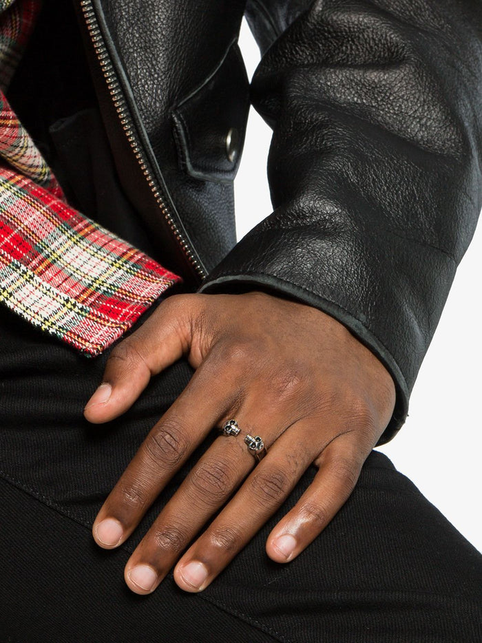 ALEXANDER MCQUEEN Thin Twin Skull Ring Silver - MAISONDEFASHION.COM