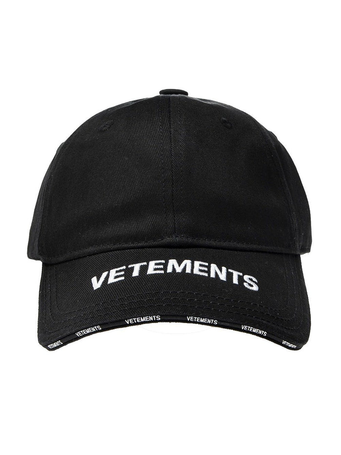 VETEMENTS Peak Logo Cap Black - MAISONDEFASHION.COM